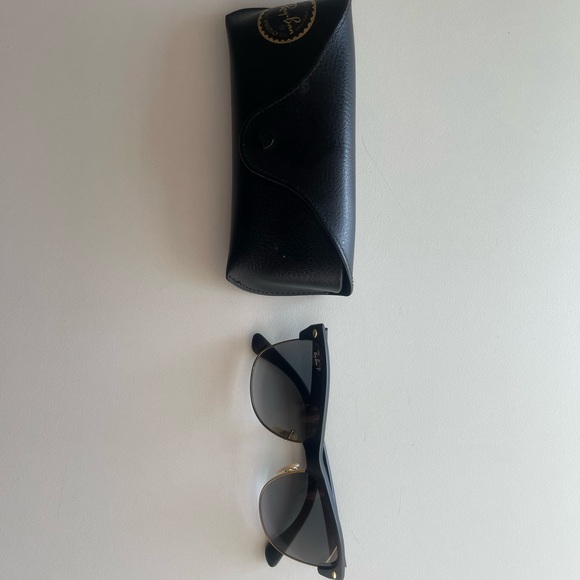 Selling case and Ray Ban Clubmasters - Picture 4 of 4